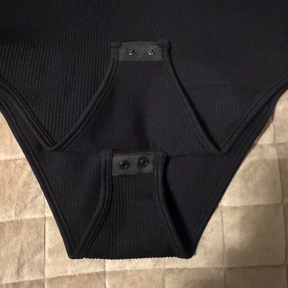 ๐๐๐๐ OQQ Medium Black Ribbed Half Zip Sleeveless ๐๐จ๐๐ฒ๐ฌ๐ฎ๐ข๐ญ - Picture 3 of 6